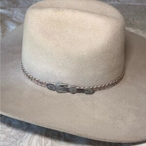 Elegant Cream Women's Hat with Braided Band